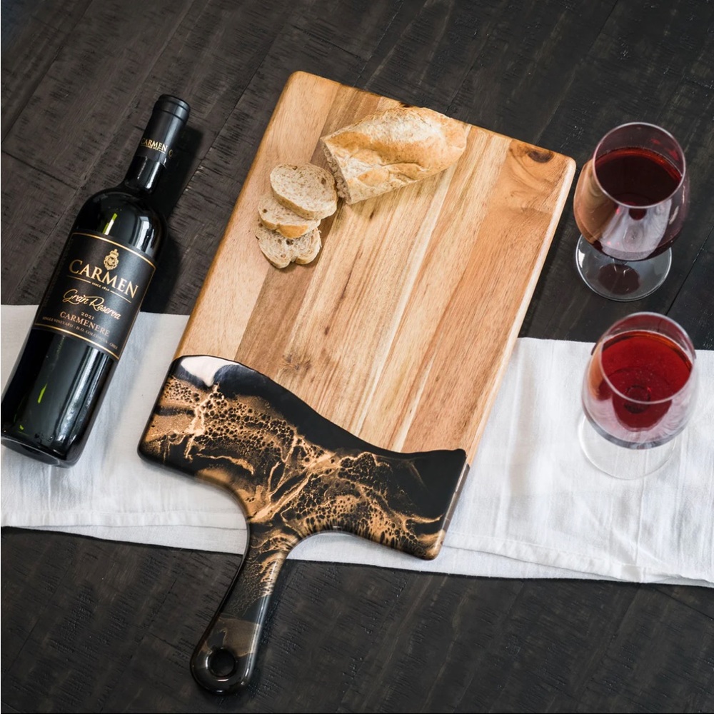 Large Acacia Cheese Board - LYNN & LIANA DESIGNS